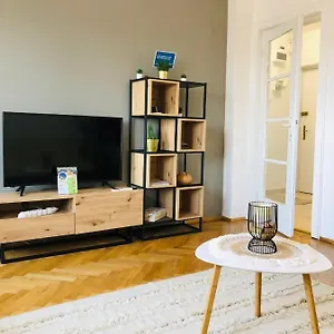 Апартаменты Lovely, Бухарест